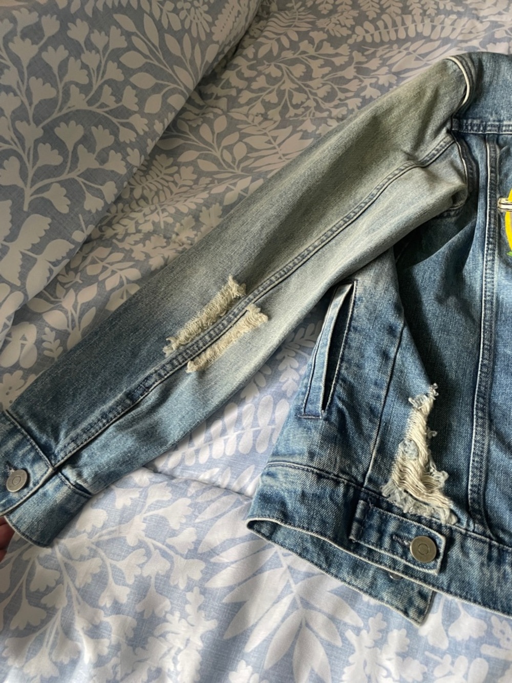 Leopard Collar Distressed Denim Jacket - Blue - Picture 8 of 10